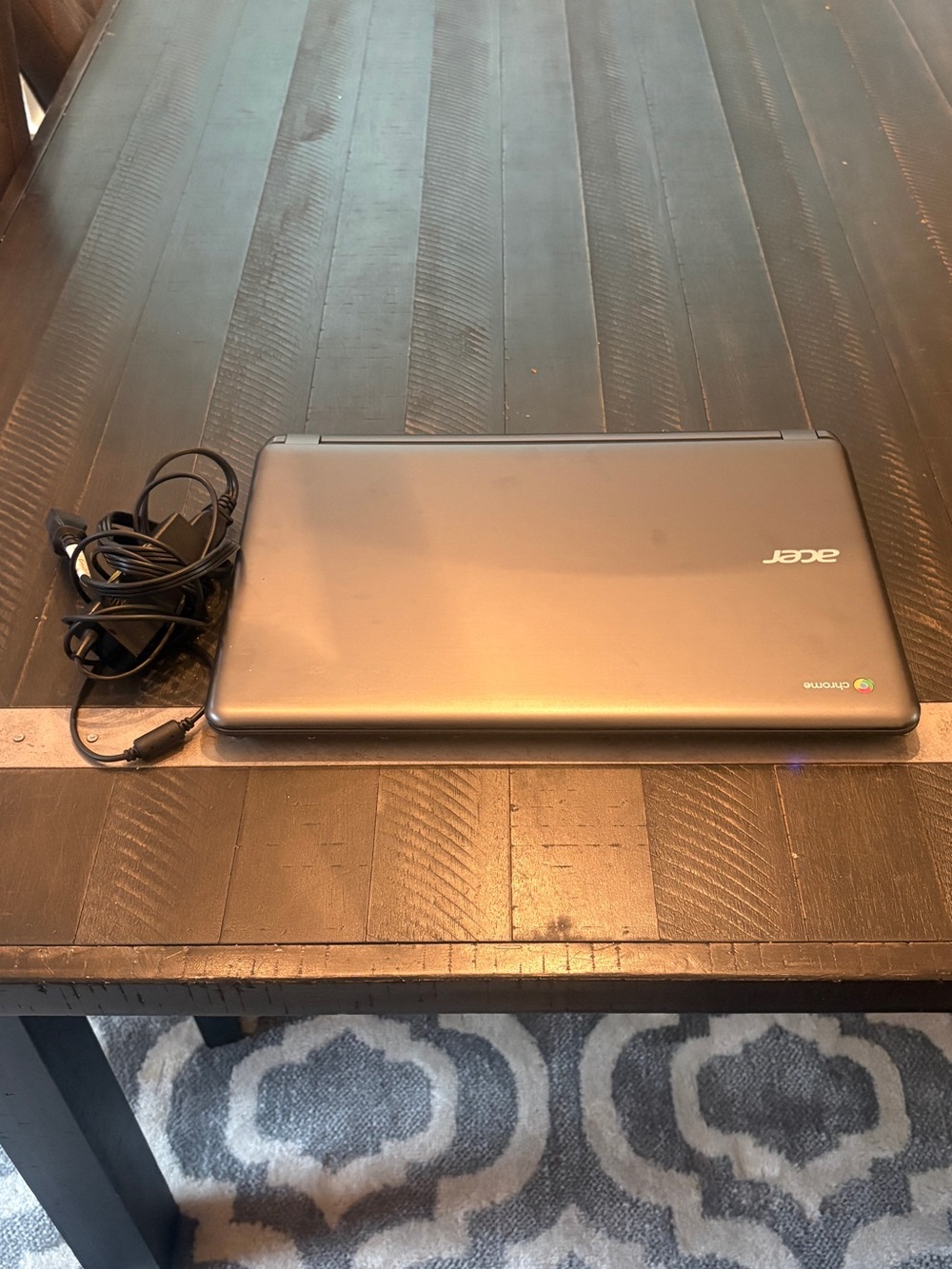 Acer Chromebook - Silver Gray Clamshell Laptop with Charger
